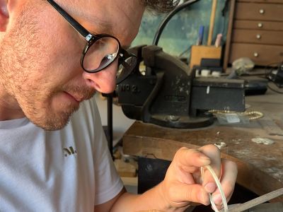 Tom McDanielson at the jeweller’s bench