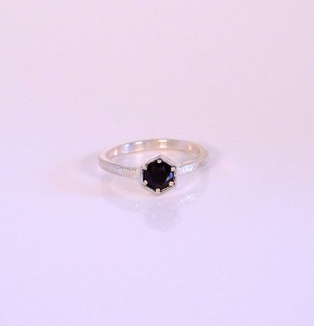 Onyx Strykke ring from The Middle Green