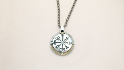 Shop the Vegvisir collection