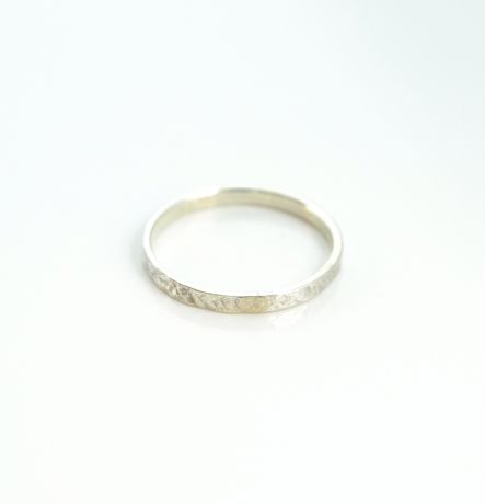 3mm textured Rokke ring from The Middle Green