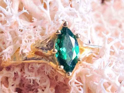 Bespoke tsavorite engagement ring handcrafted by Tom McDanielson