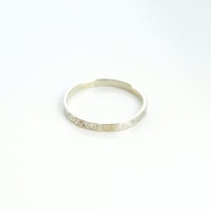 3mm textured Rokke ring from The Middle Green